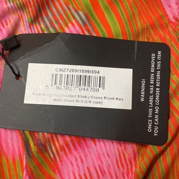 PrettyLittle Thing Abstract Twist Front Crop Top Sz 2 - Picture 6 of 6